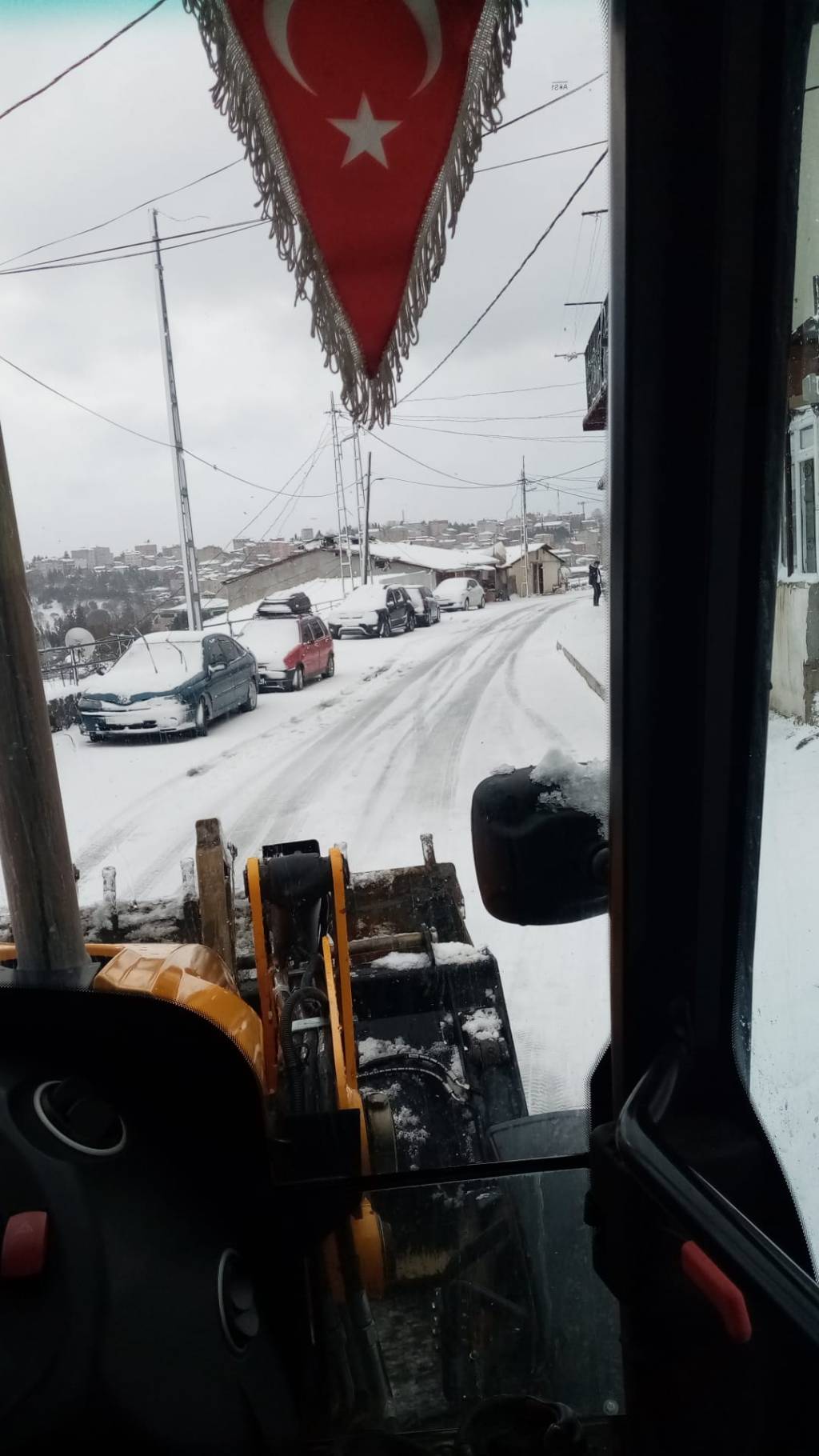 Yoğun Kar Yağışında Mahallemizin Yolları Dozerle Açıldı