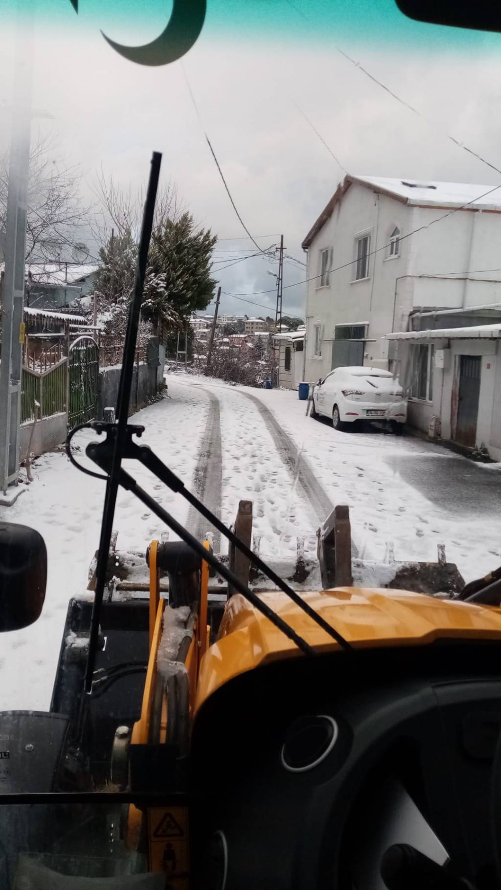 Yoğun Kar Yağışında Mahallemizin Yolları Dozerle Açıldı