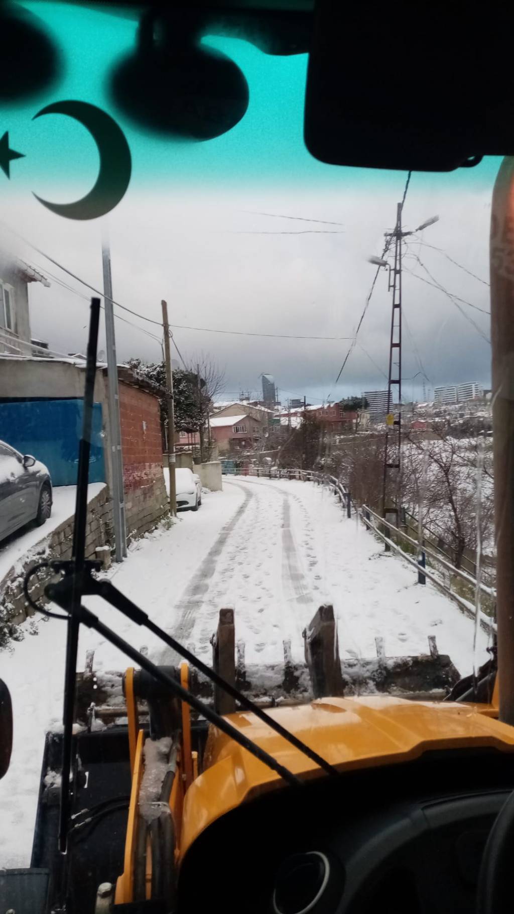 Yoğun Kar Yağışında Mahallemizin Yolları Dozerle Açıldı