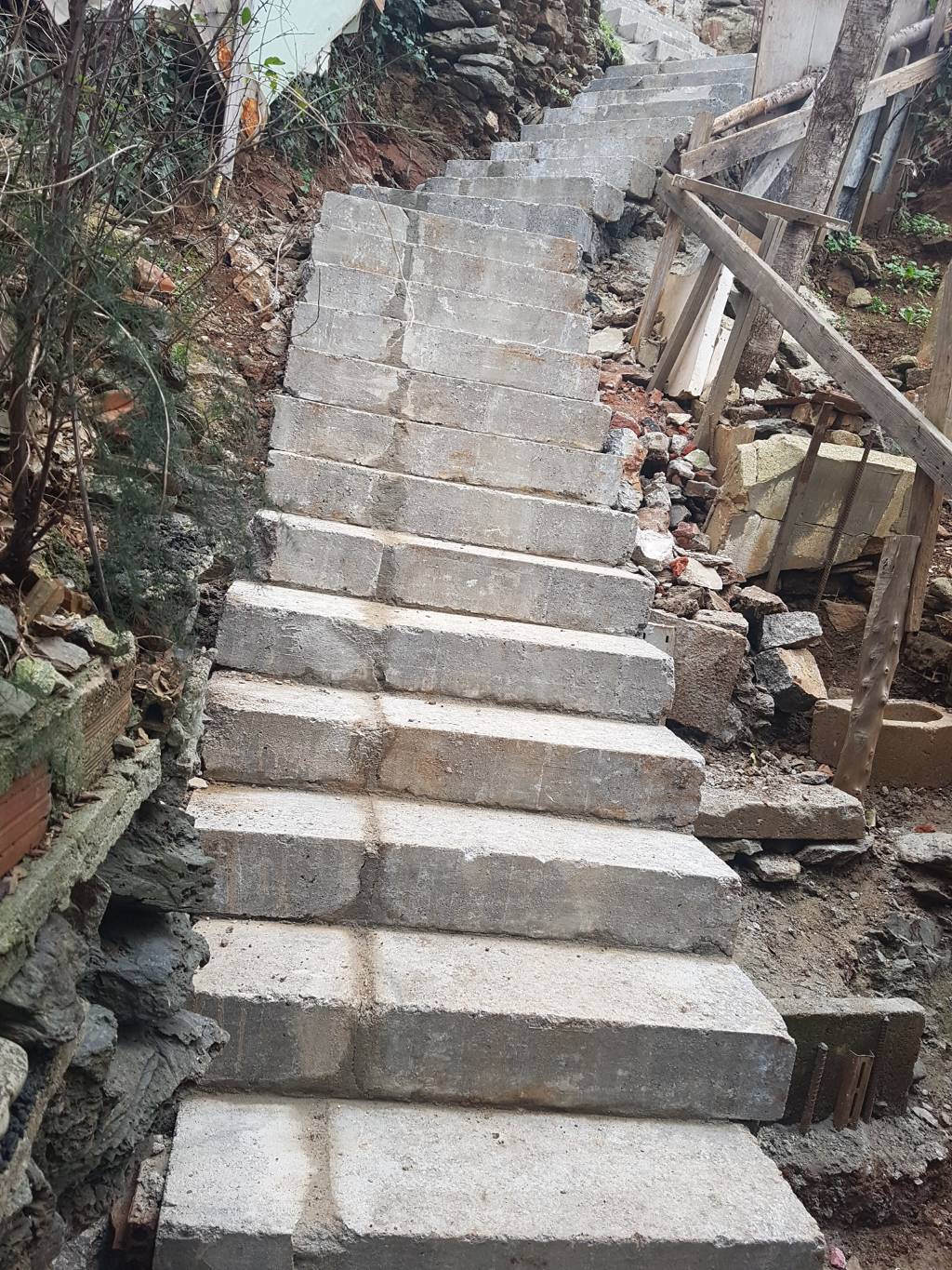 Kaleli Sokak ve Tatlınar Sokak Bağlantı Merdiveni Yapıldı