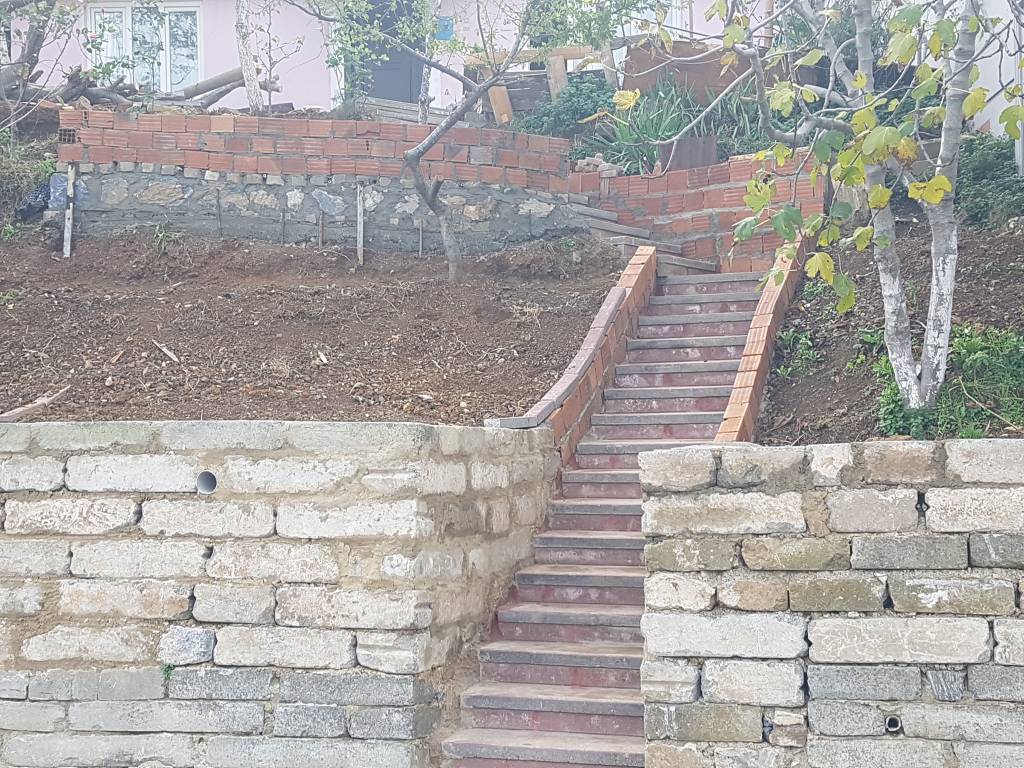 Mesut Sokak Beton Perde Yapıldı