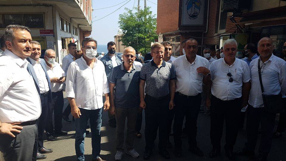 Rumeli fenerinde sayın gelecek partisi başkanı Ahmet Davutoğlu ve ekibi ile balıkçıların sorunlarını konuştuk