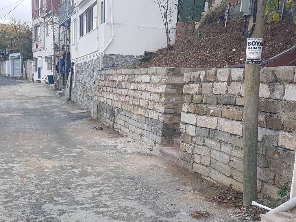 Mesut Sokak Beton Perde Yapıldı