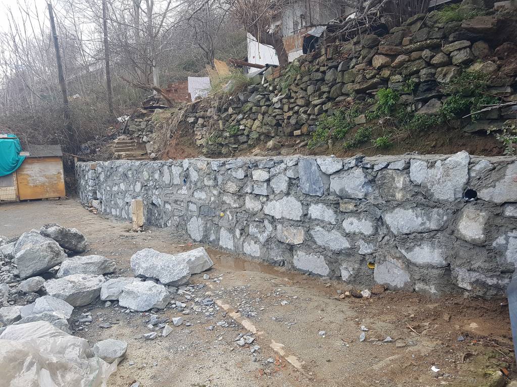 Küçükdere sokak ta bir istinat duvarımız daha bitti