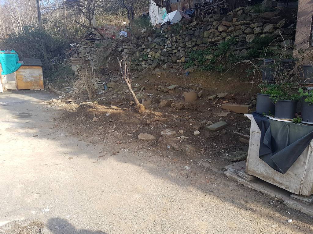 Küçükdere sokak ta bir istinat duvarımız daha bitti Küçükdere sokak ta bir istinat duvarımız daha bitti