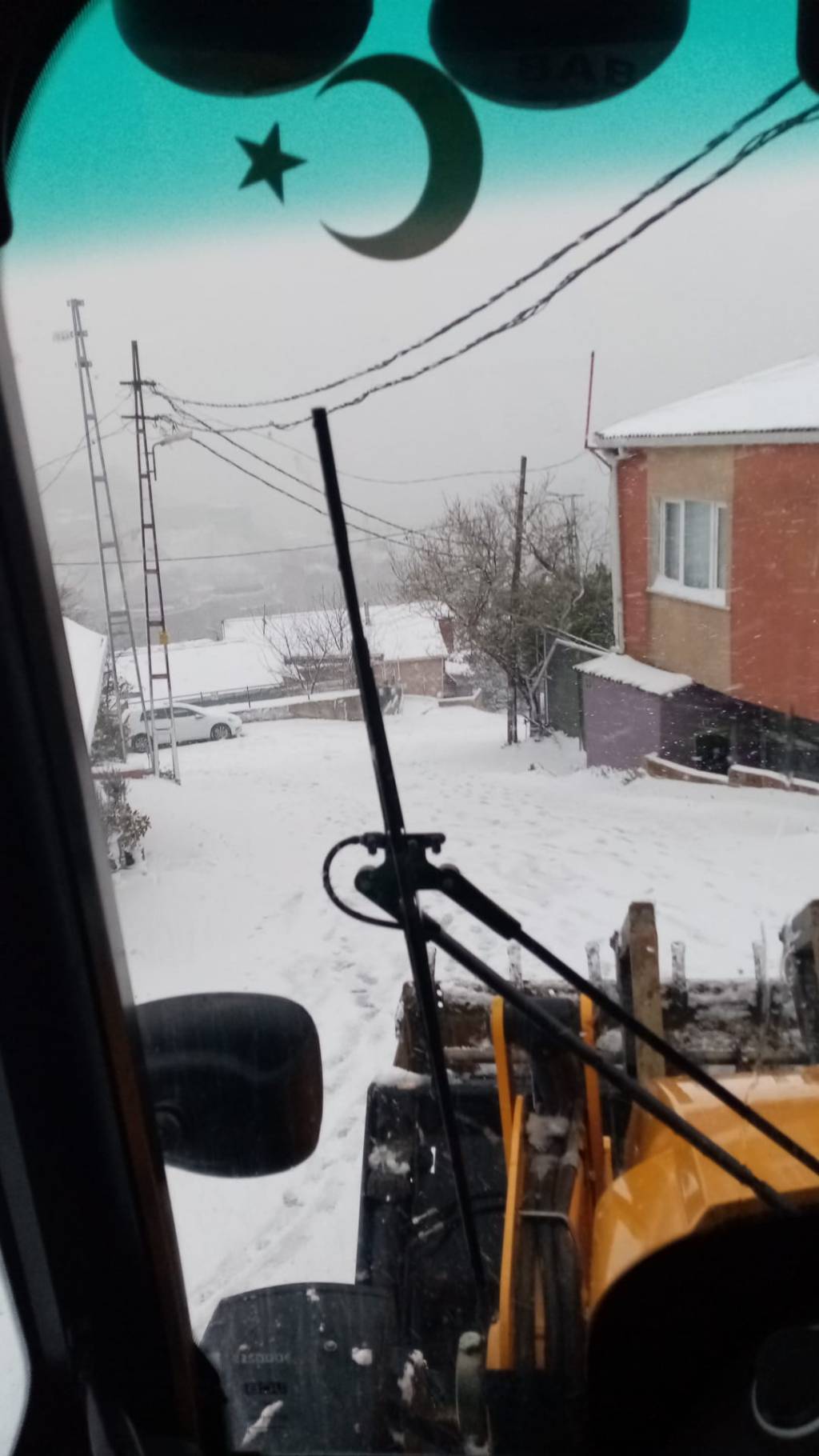 Yoğun Kar Yağışında Mahallemizin Yolları Dozerle Açıldı