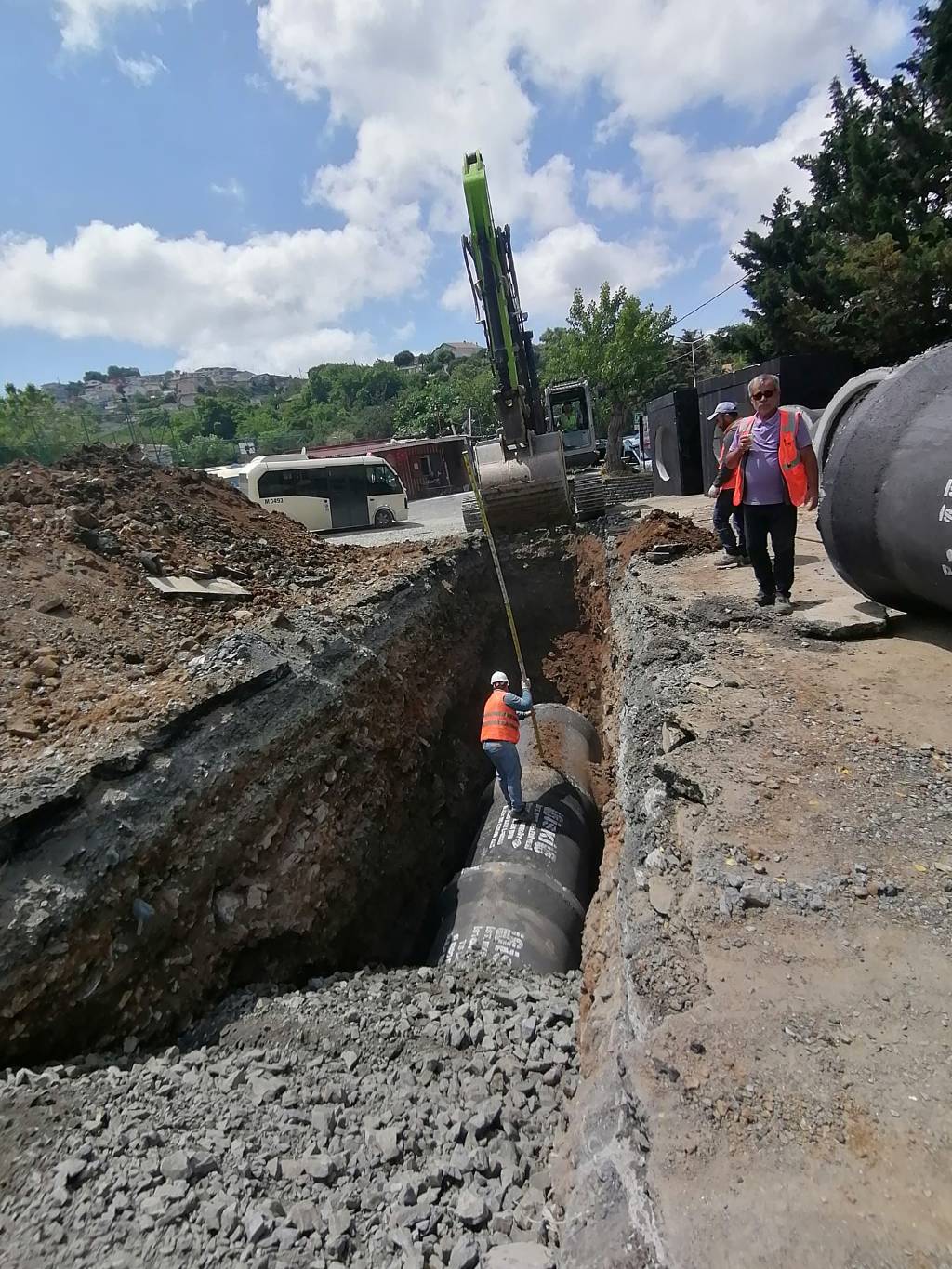 Baltalimanı mahallemizin yağmur suyu kanalı ve kanalizasyon hatları yeni İski biyolojik arıtma tesisine bağlanıyor emeği geçen herkese teşekür ederim.